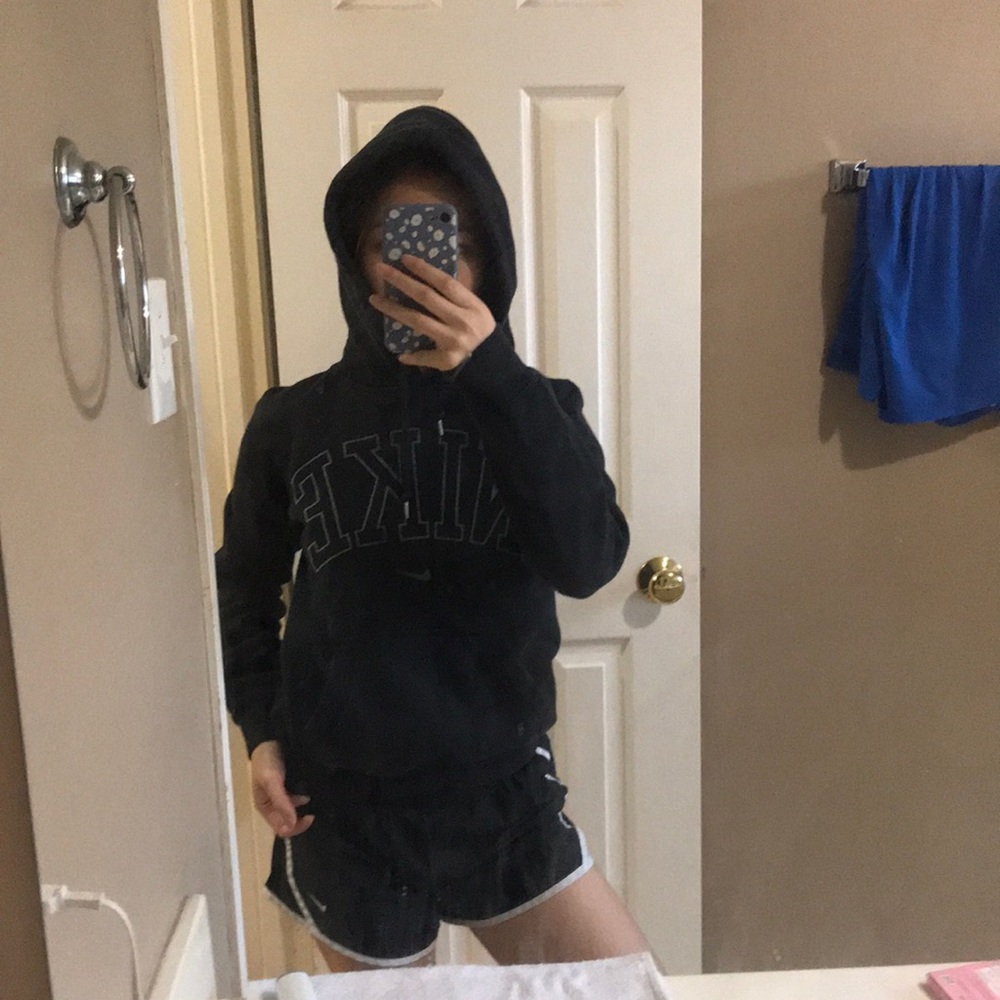 Black Nike hoodie | s
